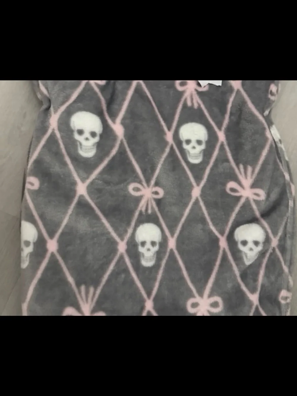 Luv Betsey Kids Gray & Pink Skull throw blanket